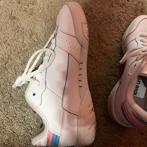 Adidas - Picture 3 of 6